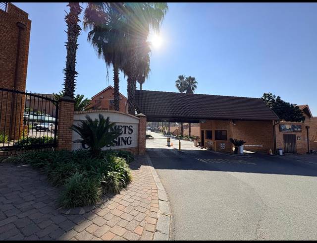 140M² OFFICE TO LET IN FOURWAYS